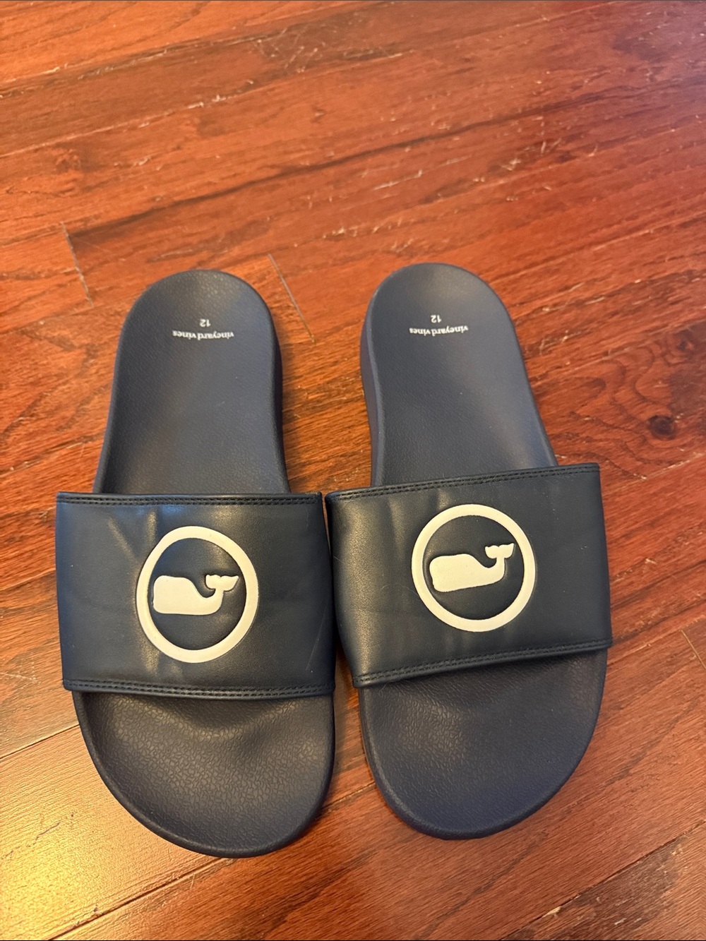 Vineyard Vines Navy Slide Sandals with White Whale Emblem - Picture 1 of 5